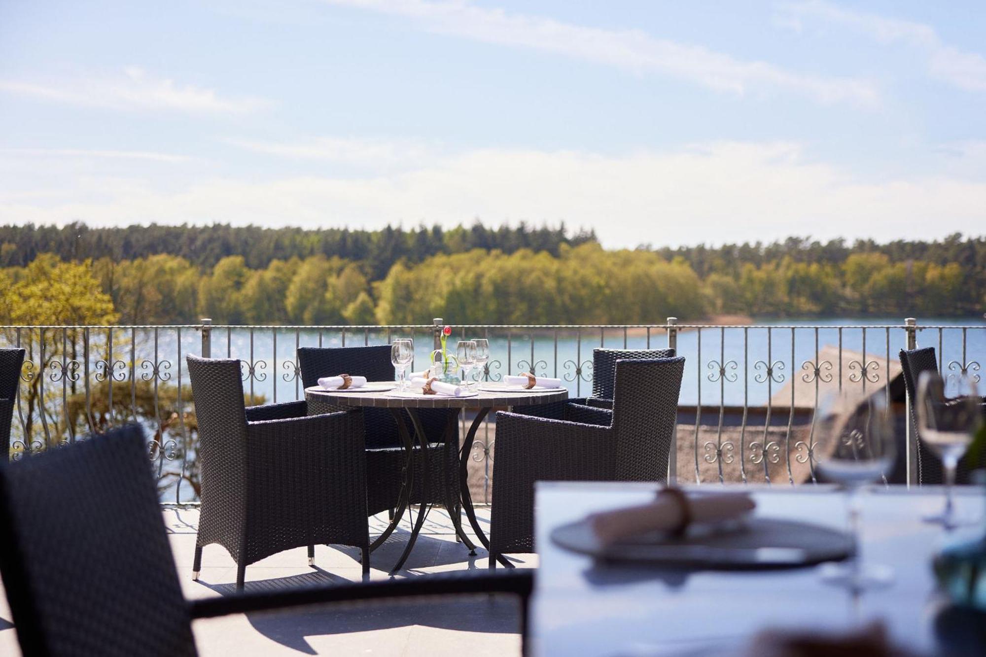 Van Der Valk Naturresort Drewitz Nossentiner Huette Eksteriør bilde